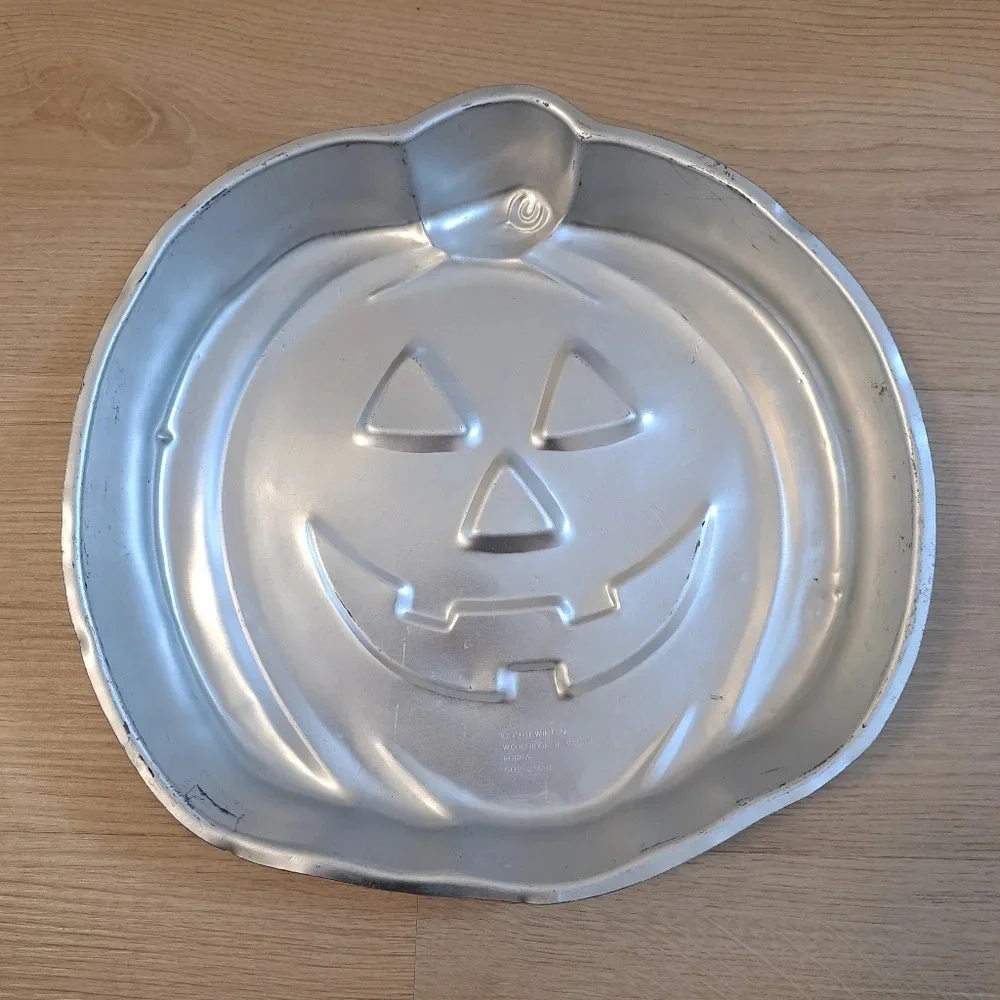 Wilton this pan